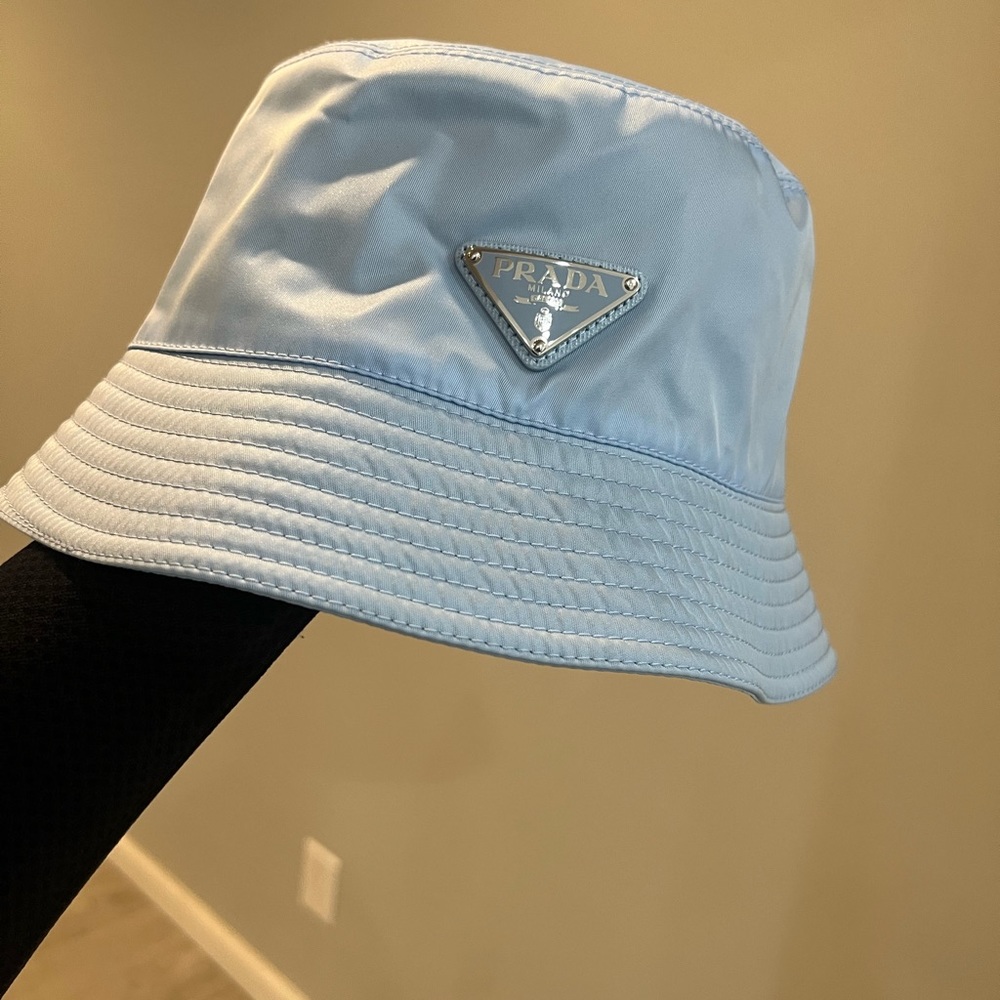 PRADA BUCKET HAT (BRAND NEW w/ TAGS)